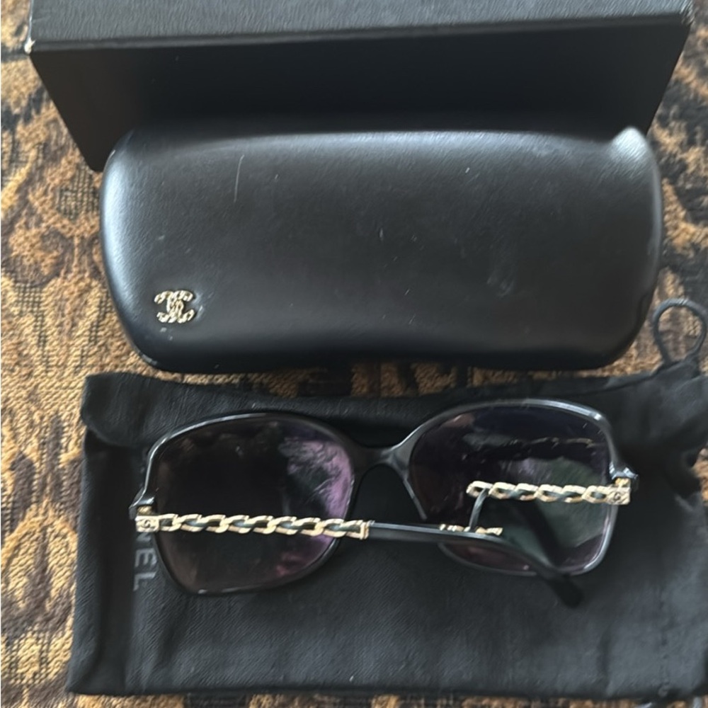 sunglasses storage box, case and dust bag.